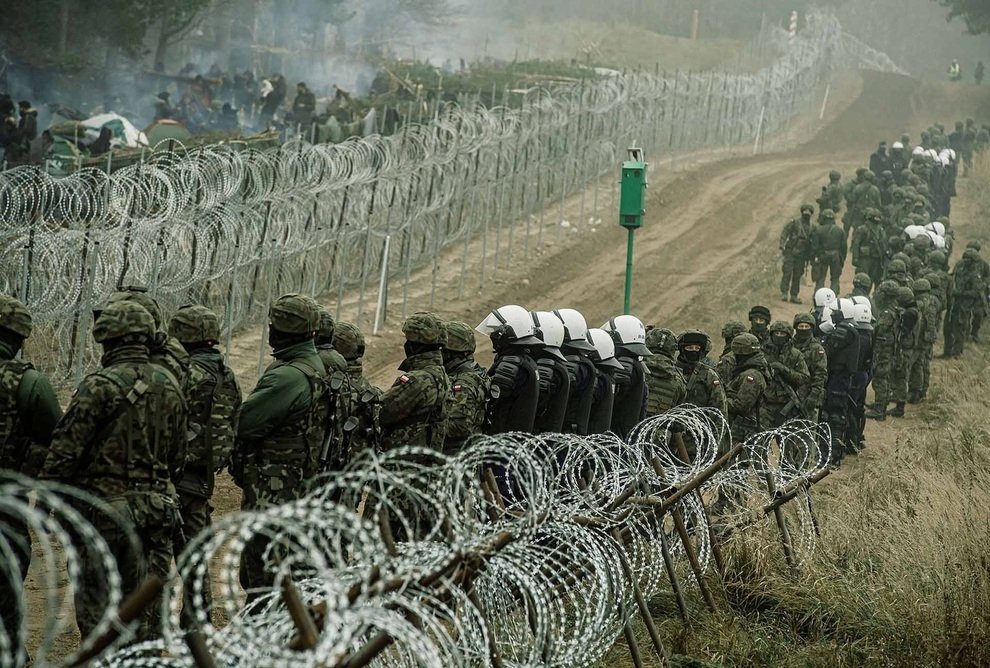 Migration problem at the Poland-Belarus border and the existing risk of humanitarian crisis 0